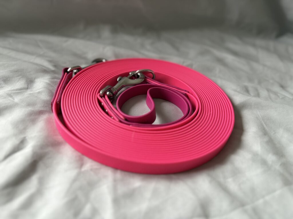 Pinke Biothane Schleppleine - Wetterfest und ideal für Hundetraining oder Spaziergänge